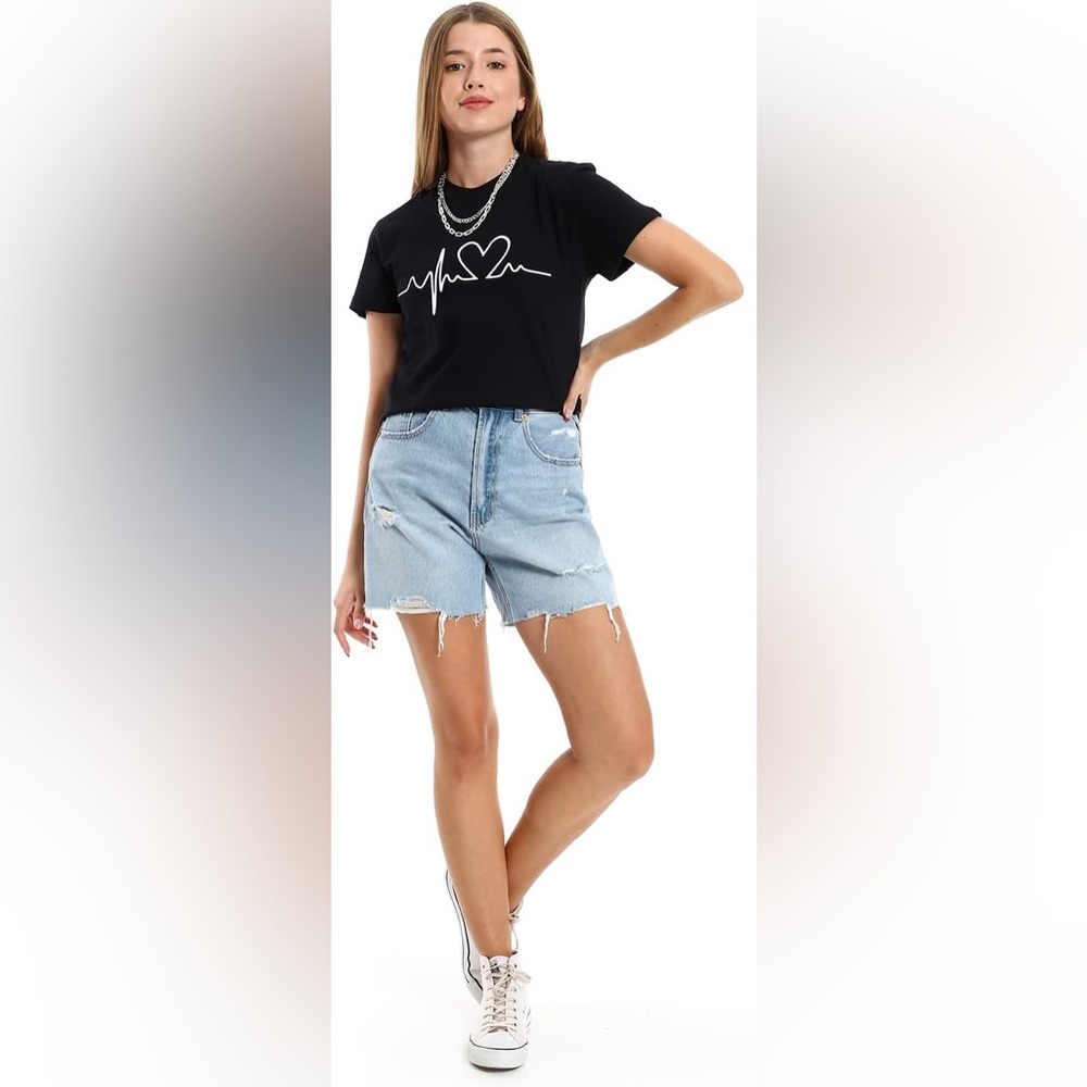 🌸 Black Heartbeat Short Sleeve T- Shirt